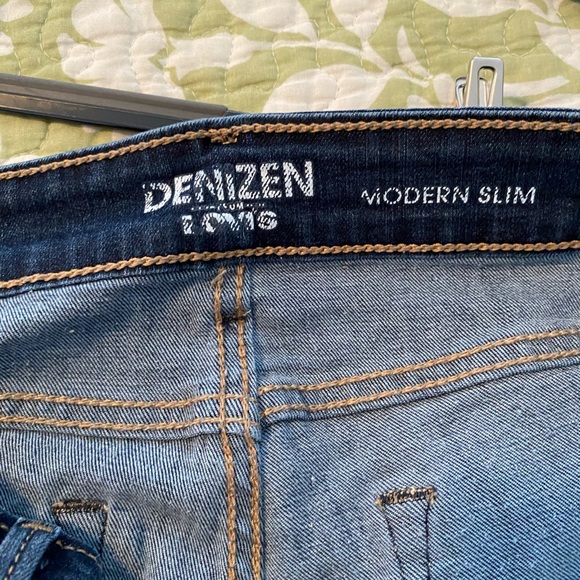 Jeans - Picture 4 of 5